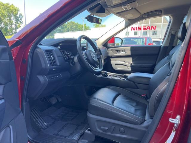 2023 Nissan Pathfinder SL 4WD