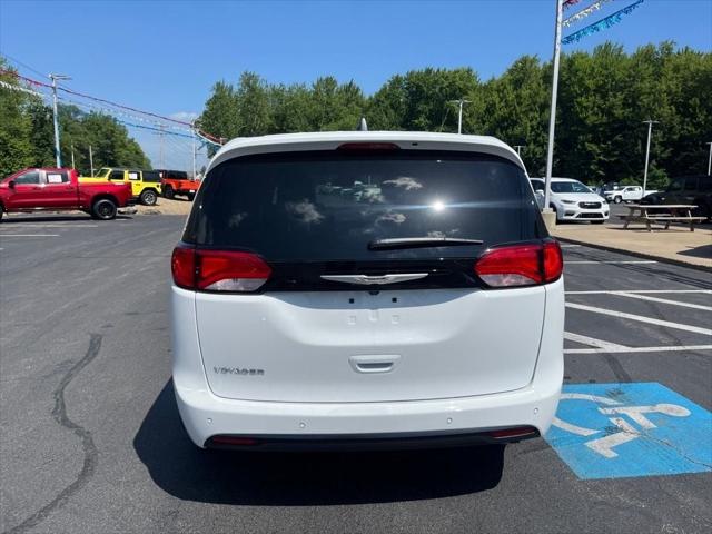 2025 Chrysler Voyager VOYAGER LX