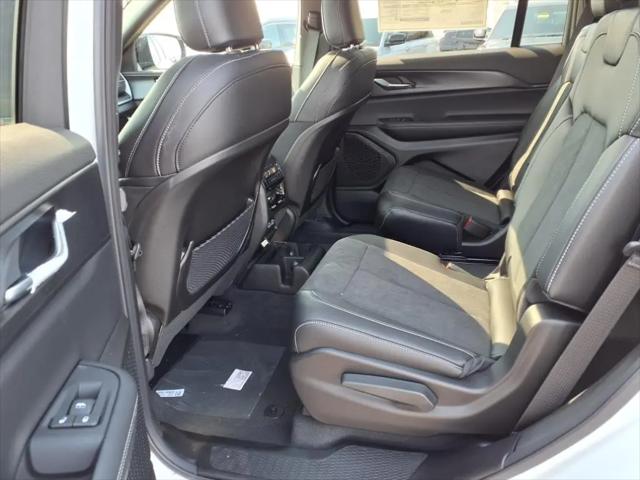 2025 Jeep Grand Cherokee L Altitude X 4x4