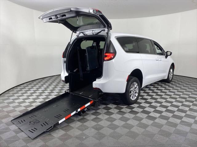 2024 Chrysler Pacifica Touring for sale in Phoenix, AZ