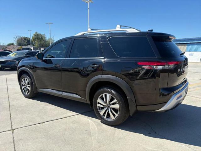 2023 Nissan Pathfinder SL FWD