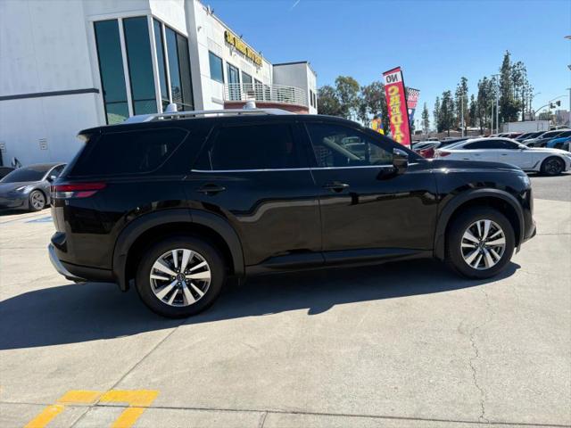 2023 Nissan Pathfinder SL FWD