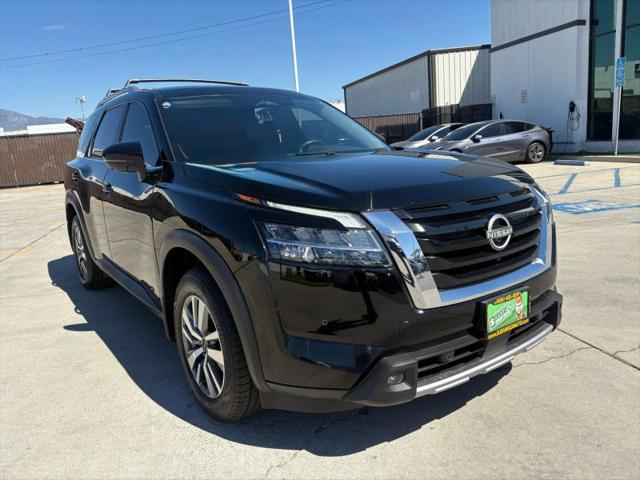 2023 Nissan Pathfinder SL FWD