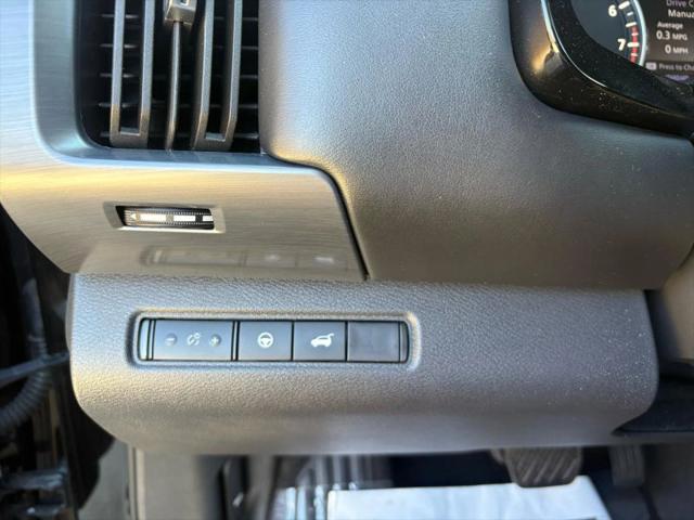 2023 Nissan Pathfinder SL FWD