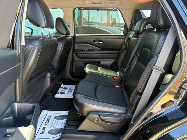 2023 Nissan Pathfinder SL FWD