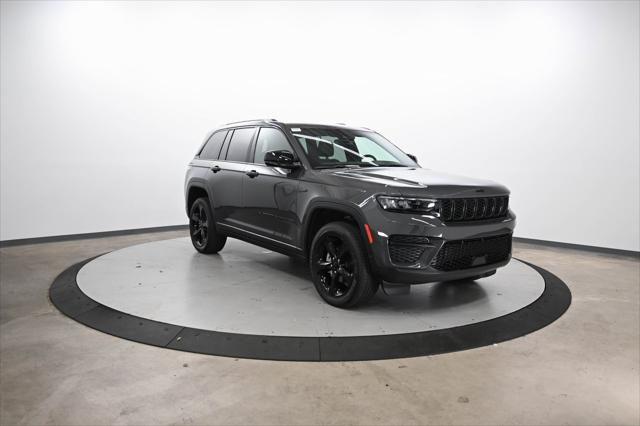 2023 Jeep Grand Cherokee Altitude 4x2