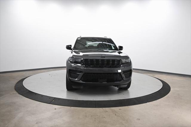 2023 Jeep Grand Cherokee Altitude 4x2