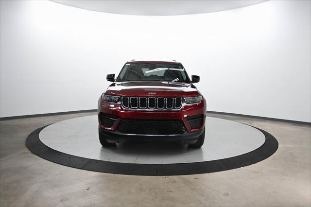 2023 Jeep Grand Cherokee Laredo X 4x4