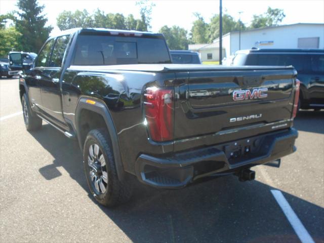 2024 GMC Sierra 2500HD 4WD Crew Cab Standard Bed Denali