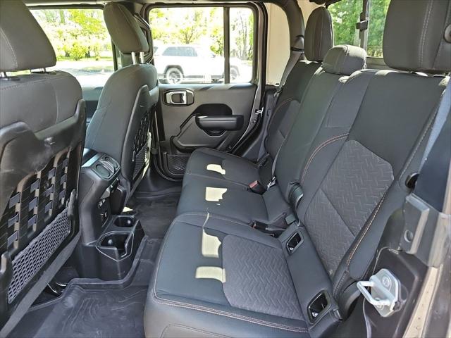 2022 Jeep Gladiator Sport