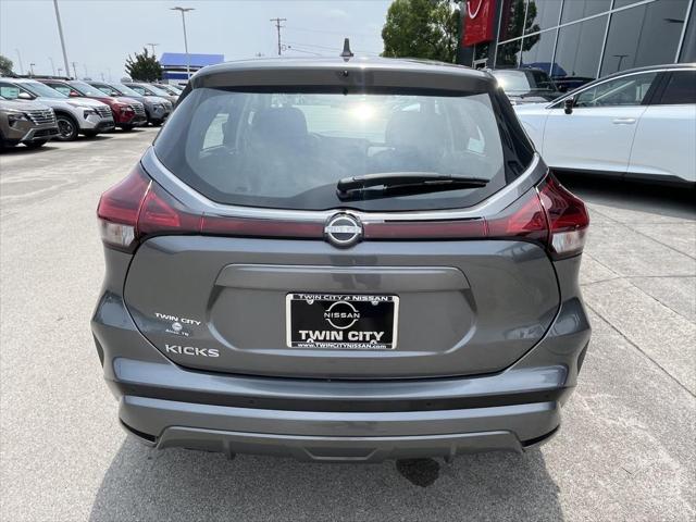 2024 Nissan Kicks S Xtronic CVT