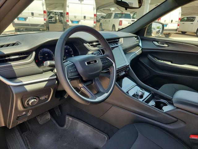 2024 Jeep Grand Cherokee Laredo 4x4