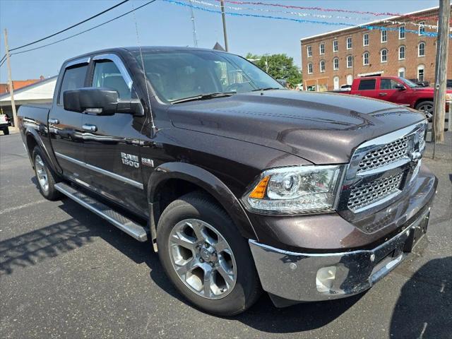 2017 RAM 1500 Laramie Crew Cab 4x4 57 Box