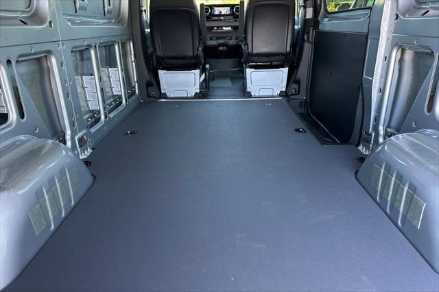 2025 Mercedes-Benz Sprinter 2500 Cargo 144 WB