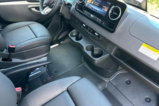 2025 Mercedes-Benz Sprinter 2500 Cargo 144 WB