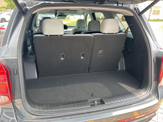 Palisade Urban 7-Passenger
