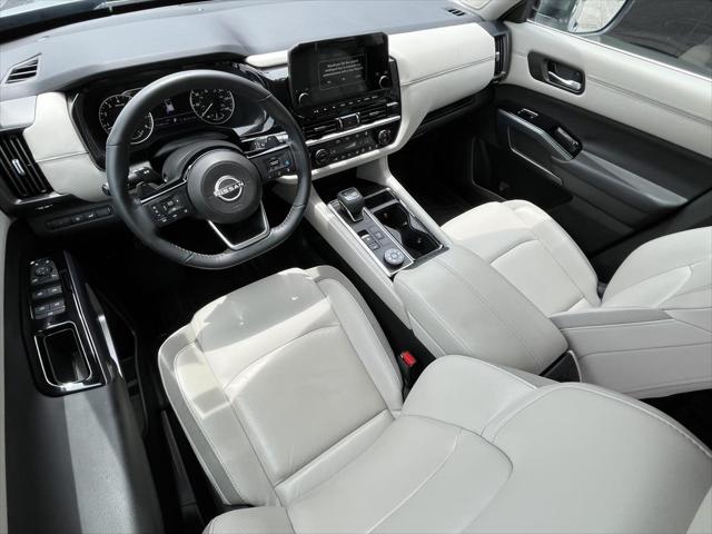 2024 Nissan Pathfinder SL 4WD