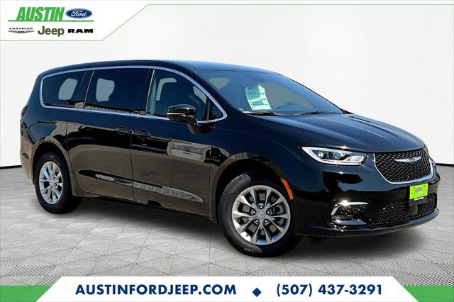 2025 Chrysler Pacifica PACIFICA SELECT AWD