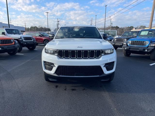 2025 Jeep Grand Cherokee GRAND CHEROKEE LAREDO X 4X4