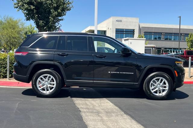 2025 Jeep Grand Cherokee GRAND CHEROKEE LAREDO X 4X4