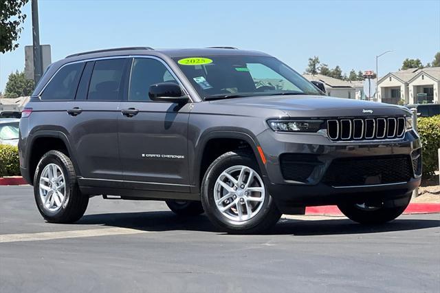 2025 Jeep Grand Cherokee GRAND CHEROKEE LAREDO X 4X4 2025 Jeep Grand Cherokee GRAND CHEROKEE LAREDO X 4X4