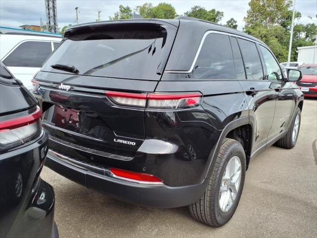 2025 Jeep Grand Cherokee GRAND CHEROKEE LAREDO X 4X4