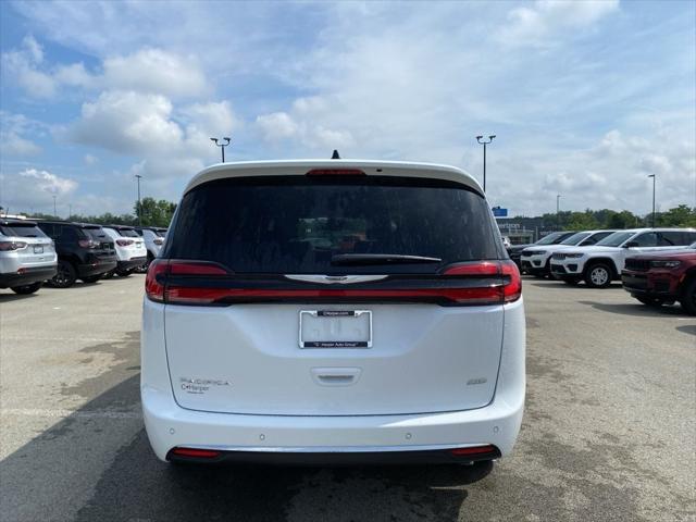 2025 Chrysler Pacifica PACIFICA SELECT AWD