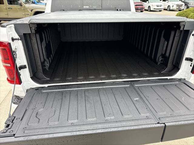 2026 Ram 1500 Tungsten Crew Cab 4x4 5'7" Box