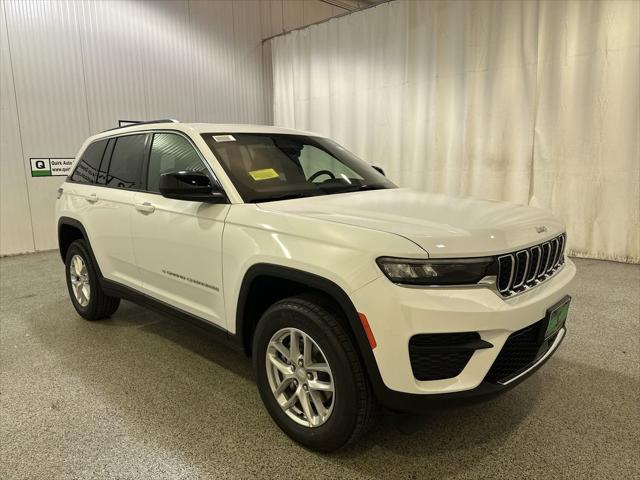 2025 Jeep Grand Cherokee GRAND CHEROKEE LAREDO X 4X4