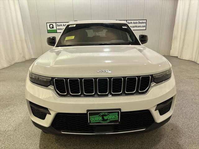 2025 Jeep Grand Cherokee GRAND CHEROKEE LAREDO X 4X4