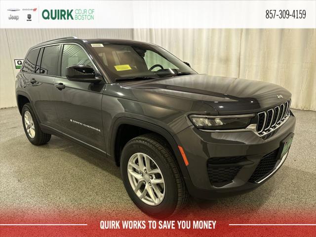 2025 Jeep Grand Cherokee GRAND CHEROKEE LAREDO X 4X4