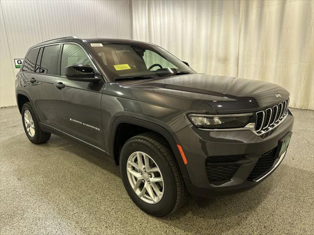2025 Jeep Grand Cherokee GRAND CHEROKEE LAREDO X 4X4