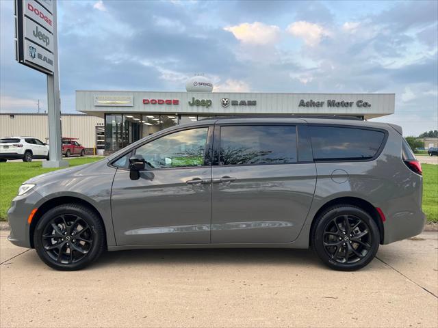 2025 Chrysler Pacifica PACIFICA LIMITED AWD