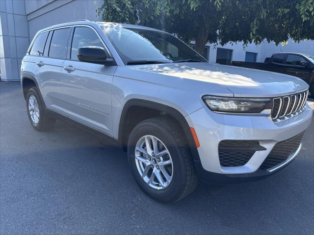 2025 Jeep Grand Cherokee GRAND CHEROKEE LAREDO X 4X4