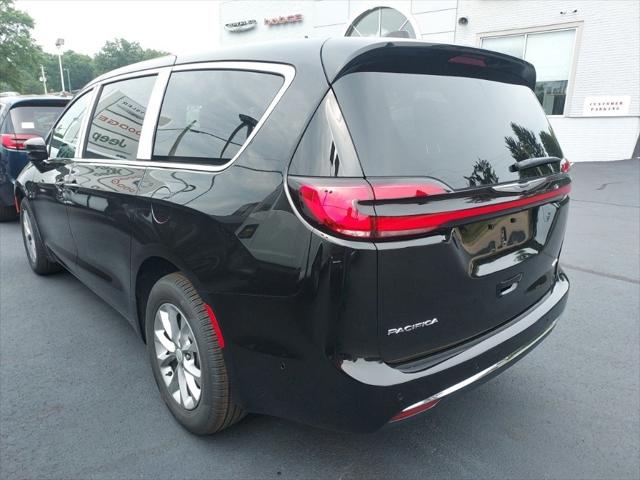 2025 Chrysler Pacifica PACIFICA SELECT AWD