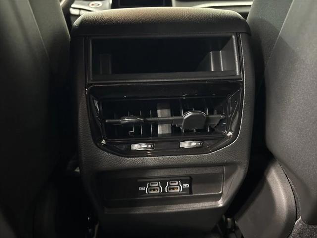 2025 Jeep Grand Cherokee Laredo X 4x4