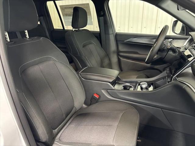 2025 Jeep Grand Cherokee Laredo X 4x4