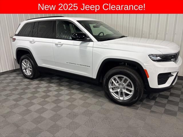 2025 Jeep Grand Cherokee GRAND CHEROKEE LAREDO X 4X4 2025 Jeep Grand Cherokee GRAND CHEROKEE LAREDO X 4X4