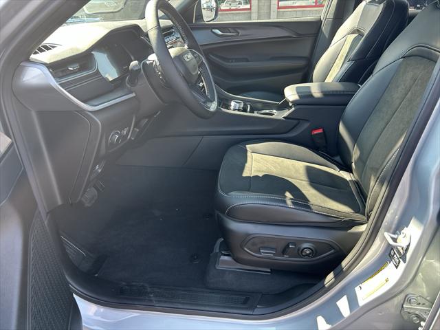 2025 Jeep Grand Cherokee GRAND CHEROKEE L ALTITUDE 4X4