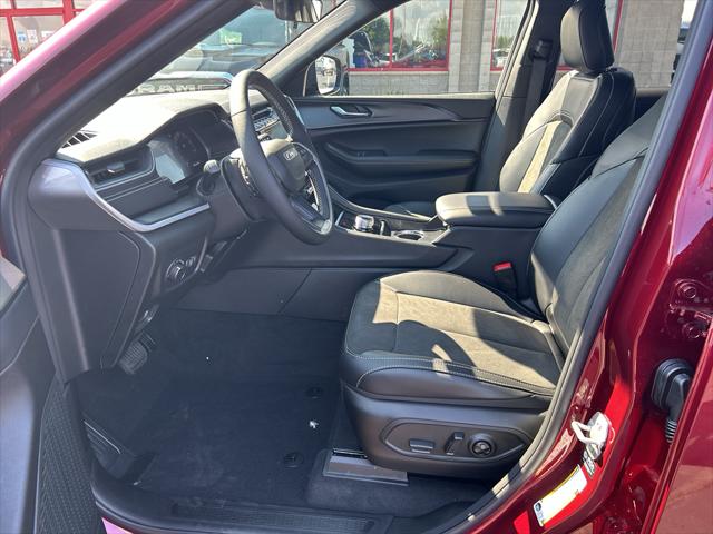 2025 Jeep Grand Cherokee GRAND CHEROKEE L ALTITUDE 4X4