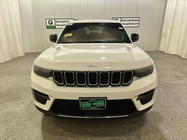 2025 Jeep Grand Cherokee GRAND CHEROKEE LAREDO X 4X4