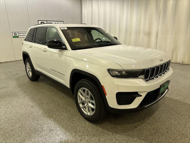 2025 Jeep Grand Cherokee GRAND CHEROKEE LAREDO X 4X4