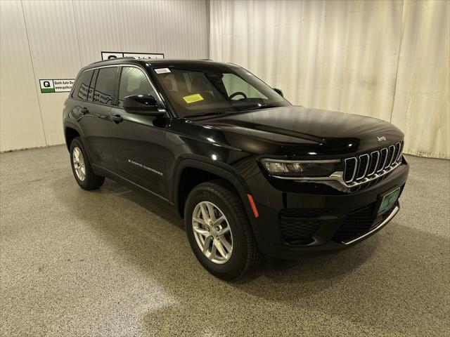 2025 Jeep Grand Cherokee GRAND CHEROKEE LAREDO X 4X4
