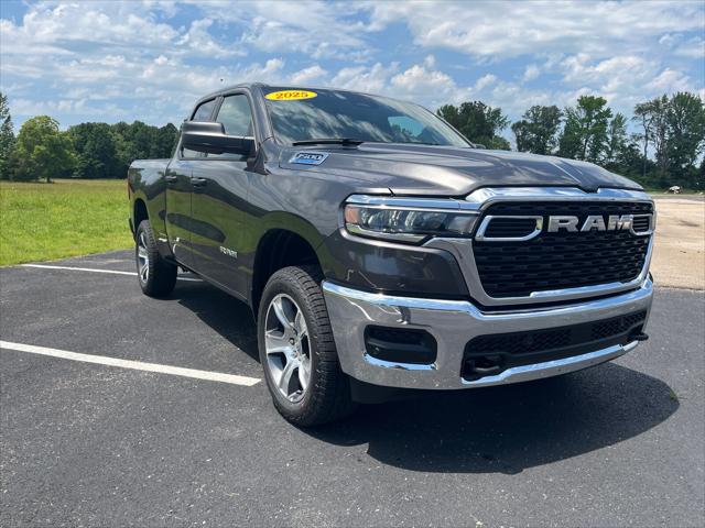 2025 RAM Ram 1500 RAM 1500 TRADESMAN QUAD CAB 4X4 64 BOX