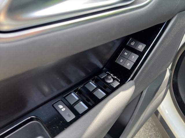 2026 Land Rover Range Rover Velar P250 Dynamic SE