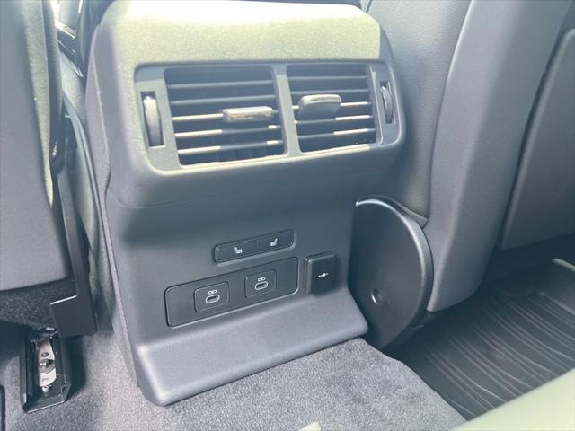 2026 Land Rover Range Rover Velar P250 Dynamic SE