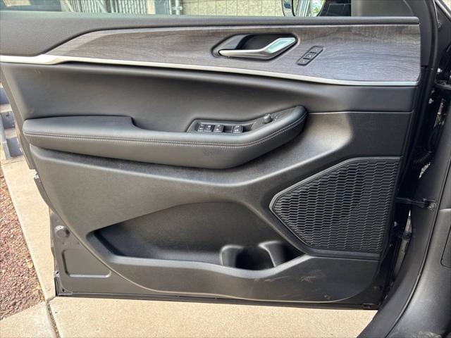2025 Jeep Grand Cherokee Limited 4x2