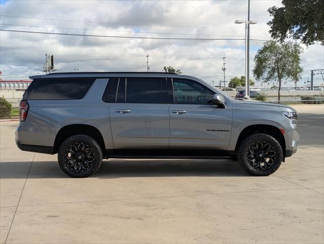2022 Chevrolet Suburban 4WD RST