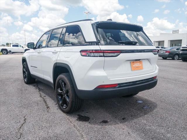 2025 Jeep Grand Cherokee Altitude 4x2