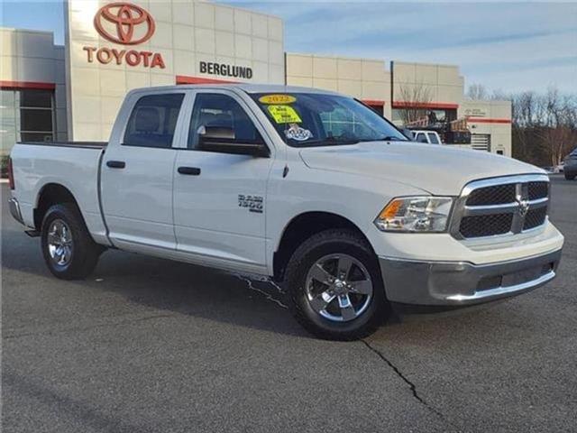 2022 RAM 1500 Classic SLT Crew Cab 4x4 57 Box